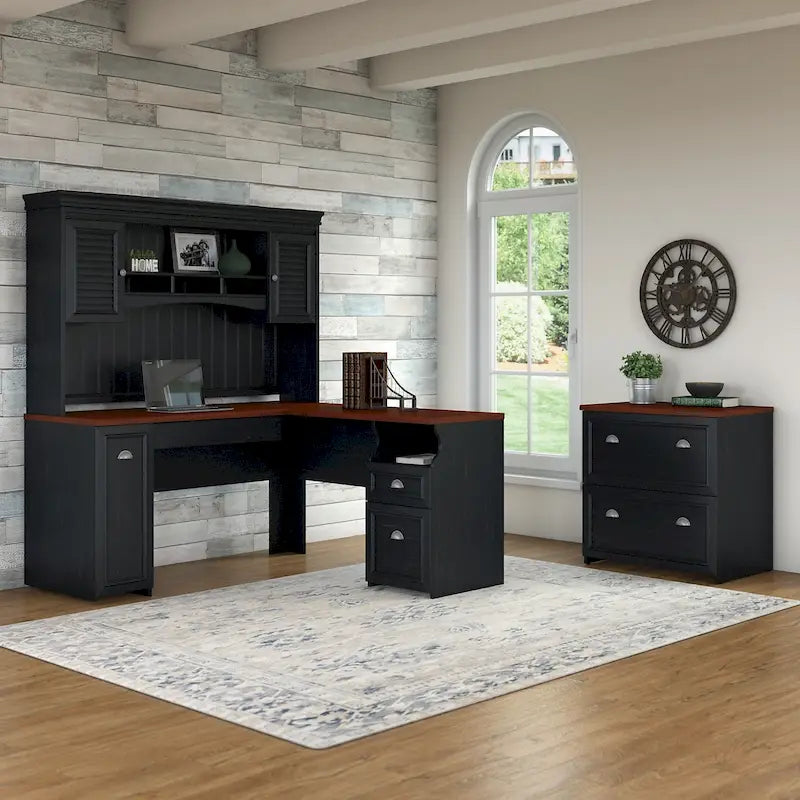 Bureau d'angle Fairview avec huche et classeur de Bush Furniture
