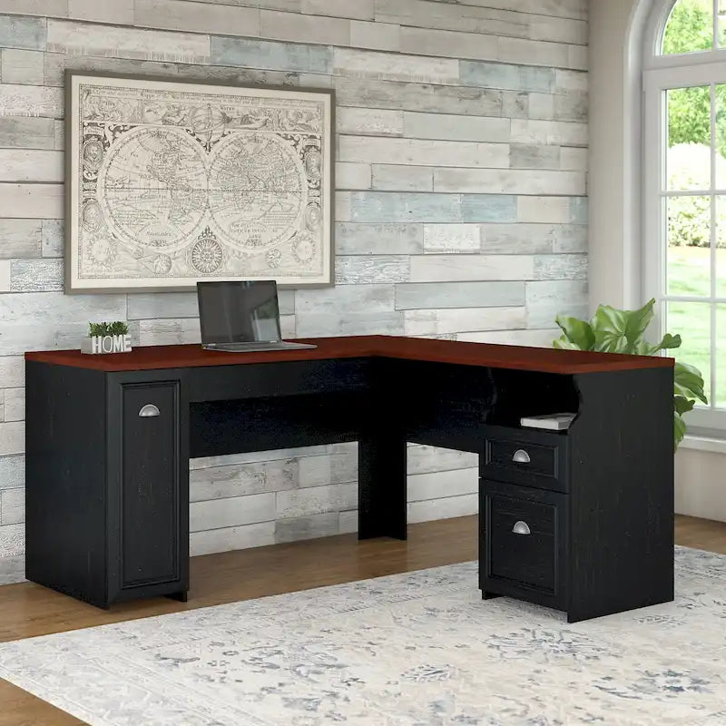 Bureau d'angle Fairview 60 W avec tiroirs et espaces de rangement de Bush Furniture