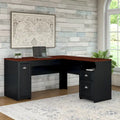 Bureau d'angle Fairview 60 W avec tiroirs et espaces de rangement de Bush Furniture