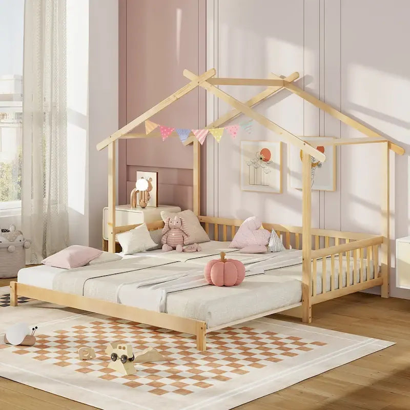 Gymax Lit cabane en bois, taille double à très grand lit avec barrières de sécurité et décors
