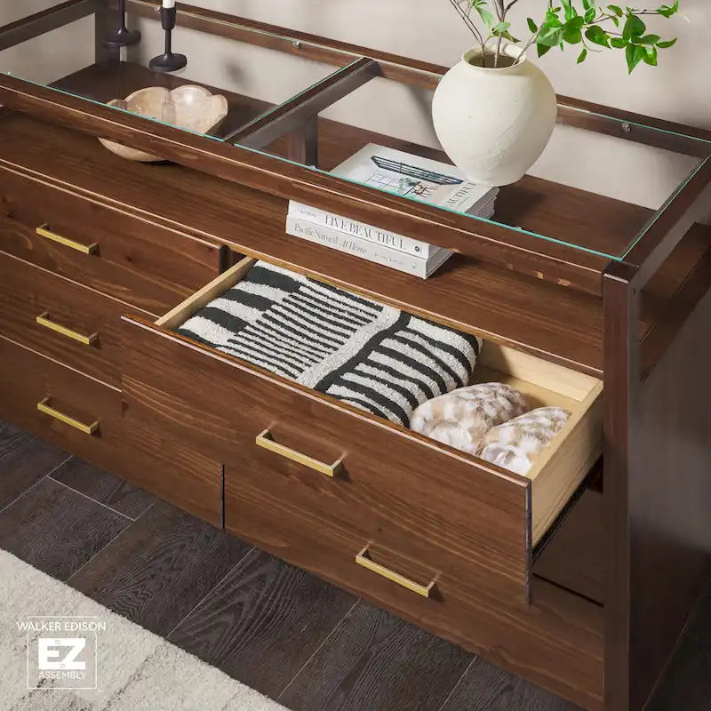 Commode en bois massif Walker Edison avec plateau en verre trempé