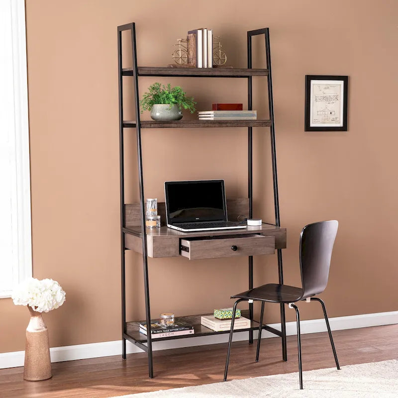 Bureau échelle industriel en bois gris Luesta de SEI Furniture