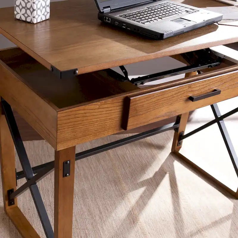 Bureau réglable en hauteur Carlan en pin vieilli de SEI Furniture