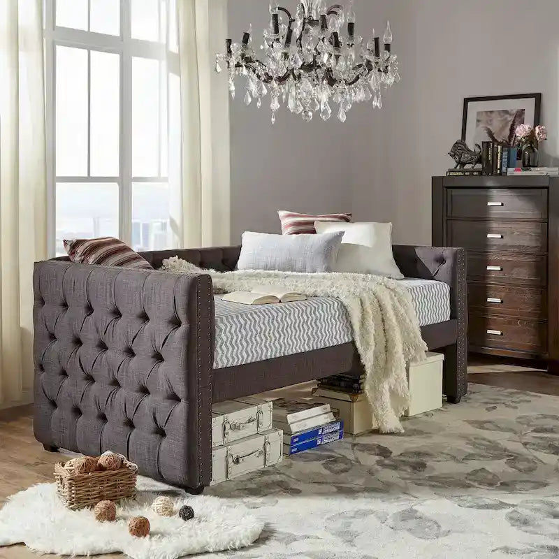 Lit de repos capitonné Knightsbridge Twin Tufted Nailhead par iNSPIRE Q Artisan