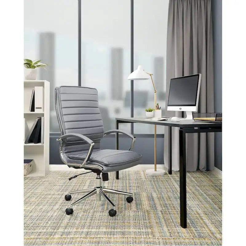 Fauteuil de direction professionnel à dossier haut en similicuir avec piètement chromé et accoudoirs amovibles