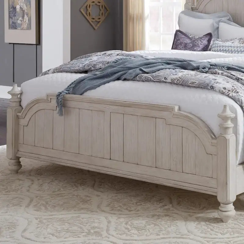 Lit à baldaquin king Farmhouse Reimagined Antique White and Chestnut
