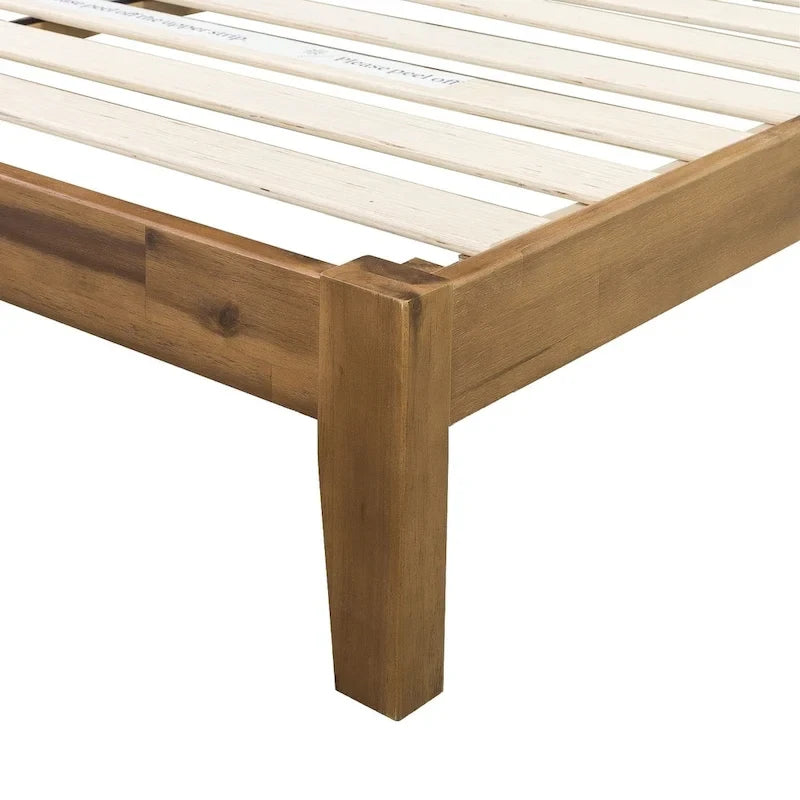 Lit plateforme en bois Carson Carrington Hjalta de 25,4 cm, style mi-siècle