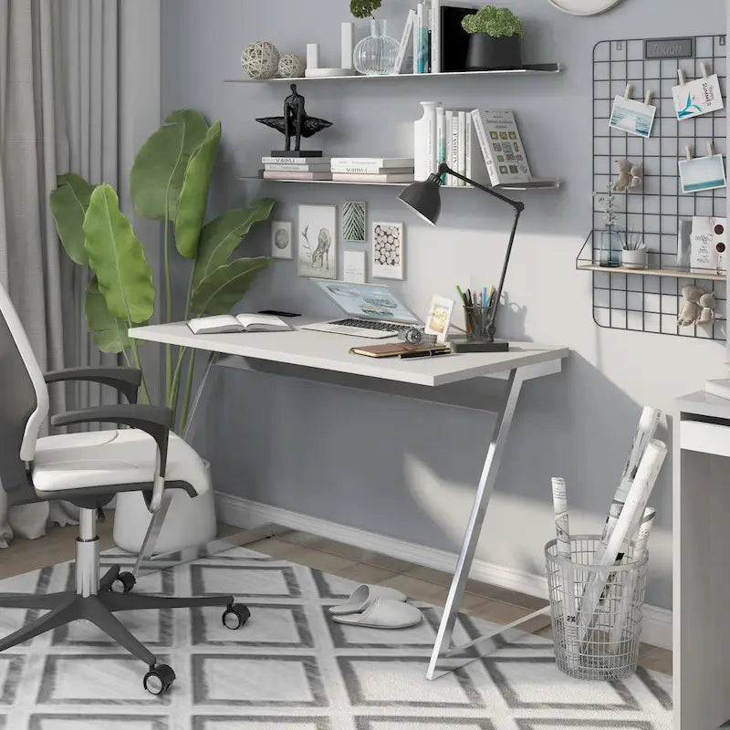 Bureau d'ordinateur Rosalinda Glam de 47 po en acier avec ports USB par Furniture of America
