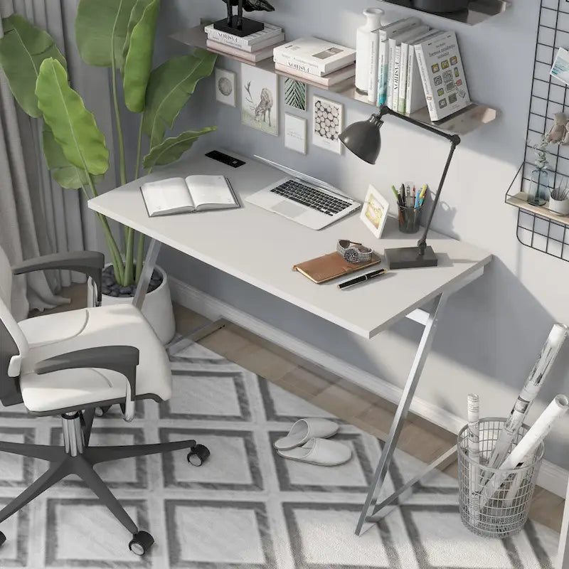 Bureau d'ordinateur Rosalinda Glam de 47 po en acier avec ports USB par Furniture of America