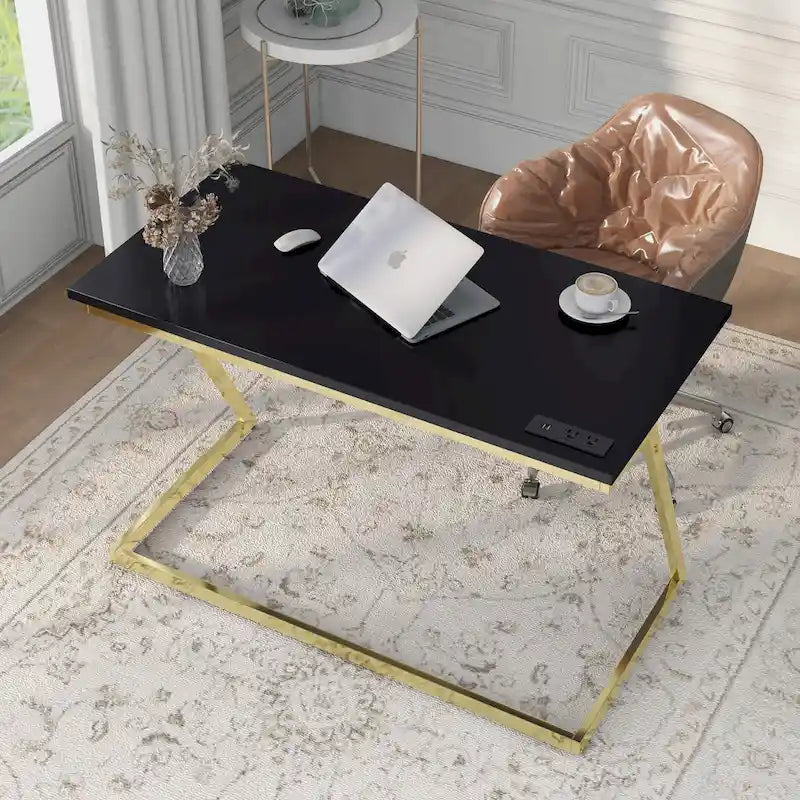 Bureau d'ordinateur Rosalinda Glam de 47 po en acier avec ports USB par Furniture of America