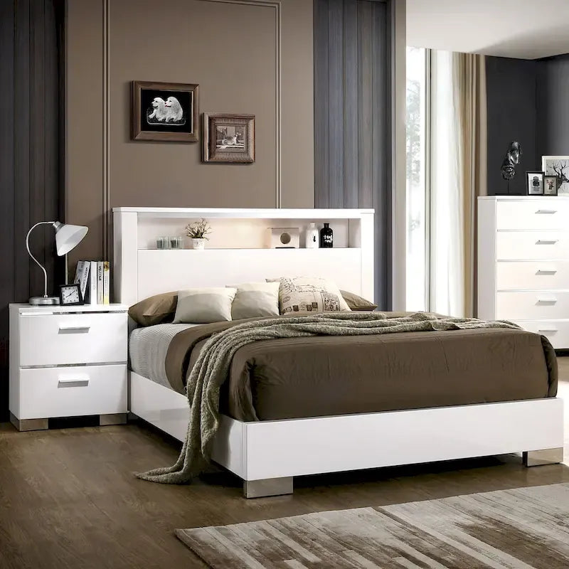 Ensemble de lit 3 pièces contemporain de la collection Champs, avec panneau en bois massif de taille Queen et port USB, par Furniture of America