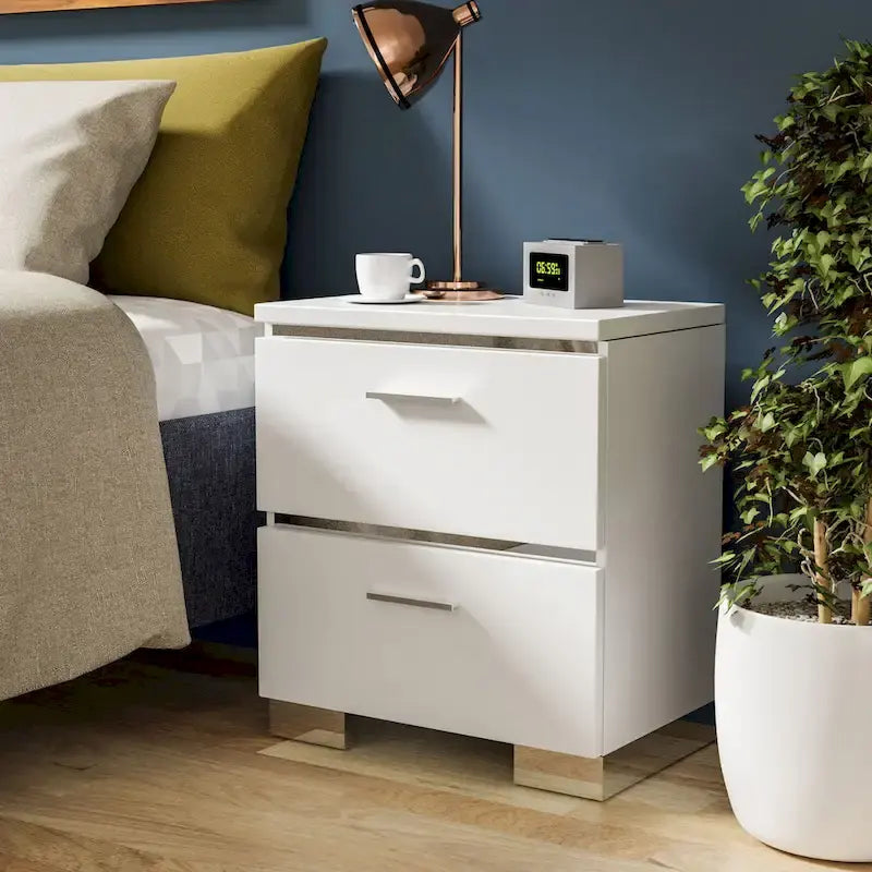 Ensemble de lit 3 pièces contemporain de la collection Champs, avec panneau en bois massif de taille Queen et port USB, par Furniture of America