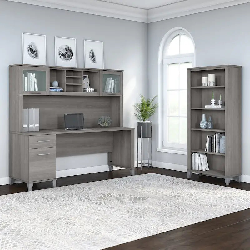 Bureau de 72 po de large avec huche et bibliothèque à 5 étagères Somerset, gris cendré