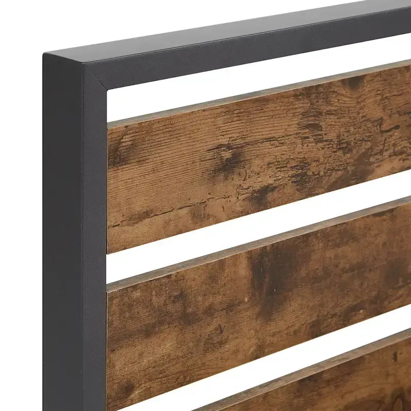 Lit plateforme bas en métal Aabira avec panneaux finition bois par iNSPIRE Q Classic