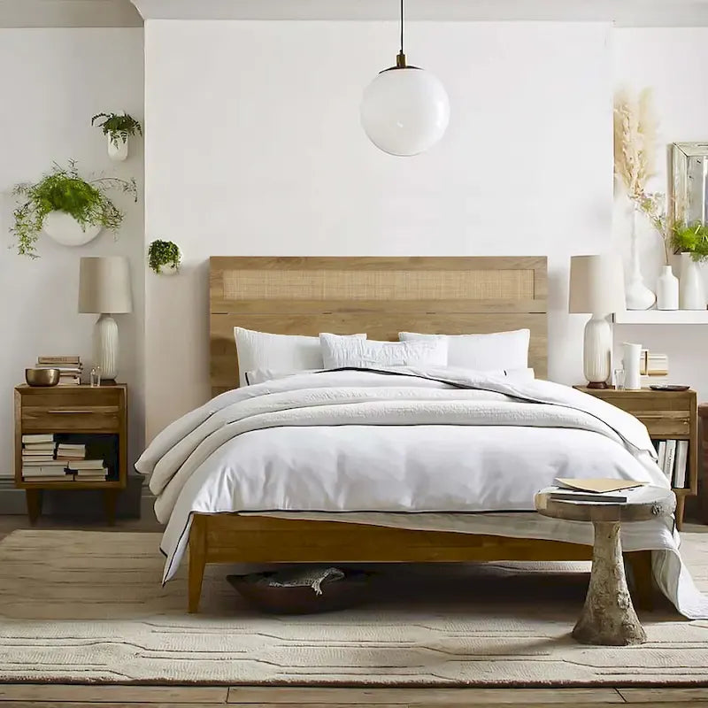 Tête de lit en bois manufacturé au fini chêne avec dessus en rotin naturel, très grand lit ou grand lit