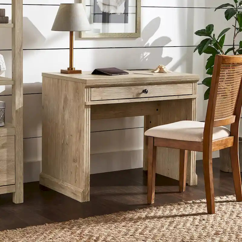 Bureau de travail Hinesburg de 35 po avec chargeur USB par iNSPIRE Q Classic
