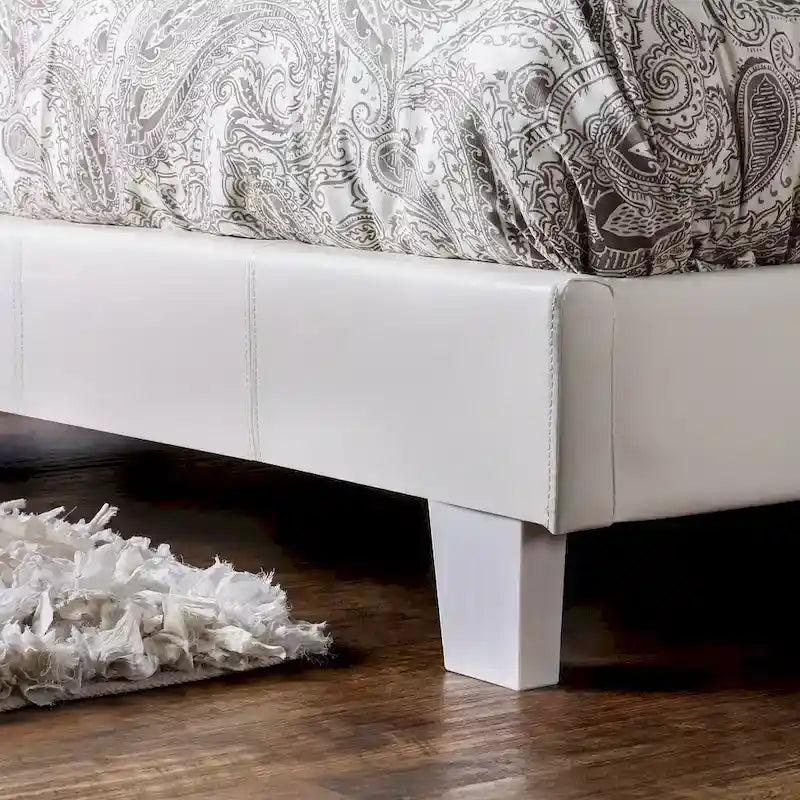 Lit plateforme moderne King en similicuir Lala de Furniture of America