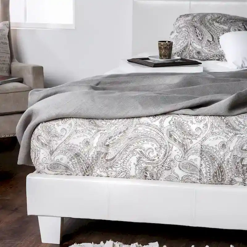 Lit plateforme moderne King en similicuir Lala de Furniture of America