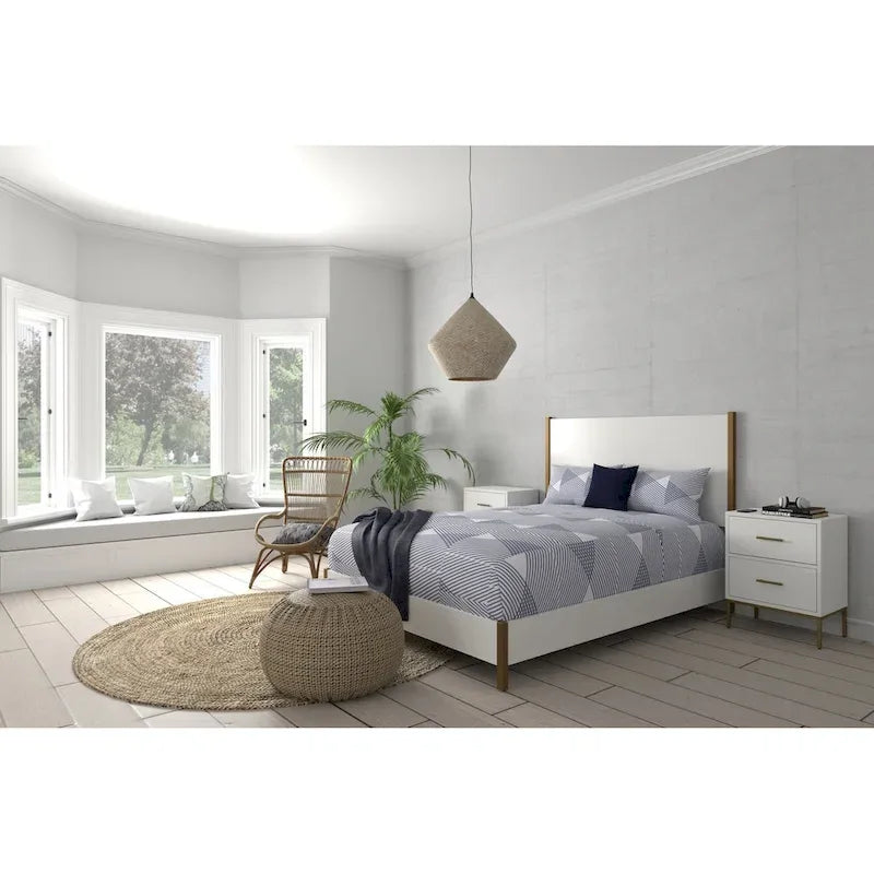 Lit Madelyn en bois avec panneau, de marque Alpine Furniture, en blanc