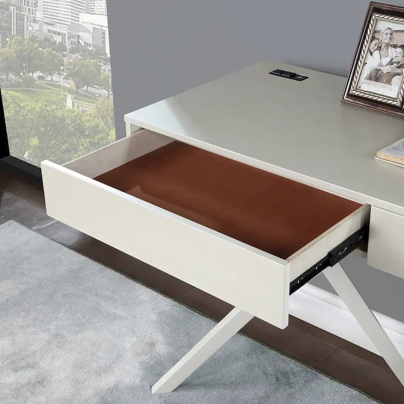 Bureau Foli Transitional de 47 po en bois avec 2 tiroirs, ports USB et prises électriques par Furniture of America