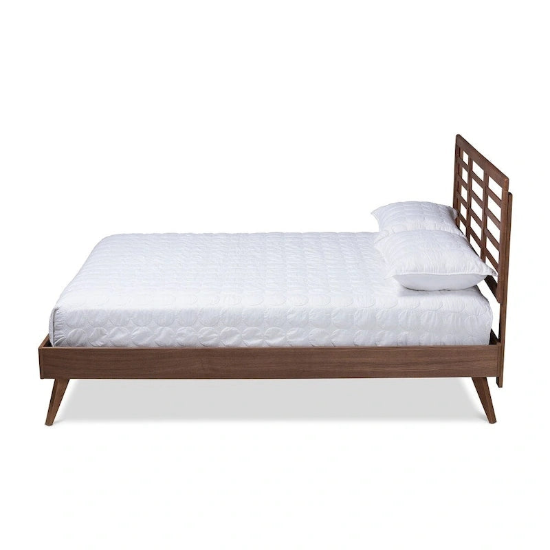 Lit plateforme Carson Carrington Hjulsta en bois, de style moderne du milieu du siècle