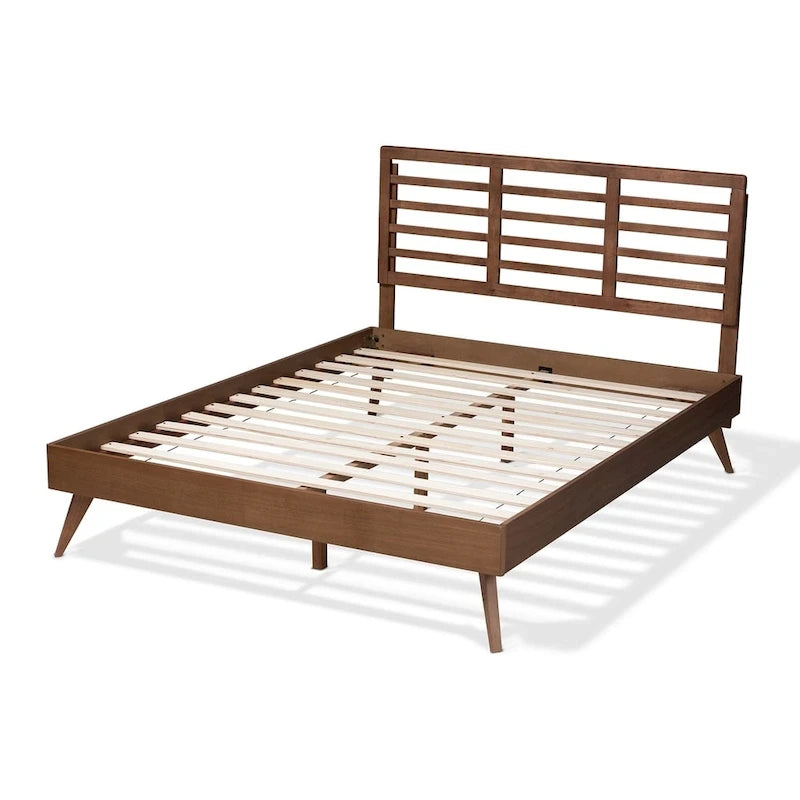 Lit plateforme Carson Carrington Hjulsta en bois, de style moderne du milieu du siècle
