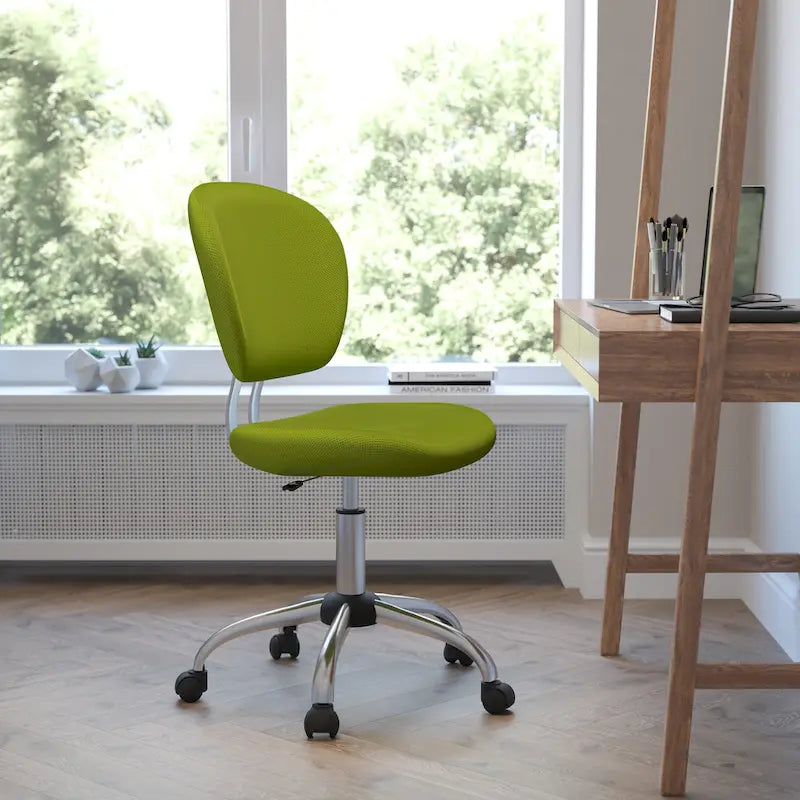 Chaise de bureau pivotante à roulettes, dossier mi-hauteur en maille filet, rembourrée, avec piètement chromé