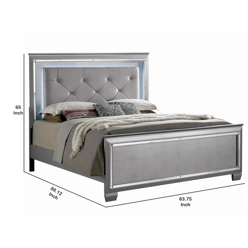 Lit queen-size ou king-size texturé avec des accents de garniture argentée, beige