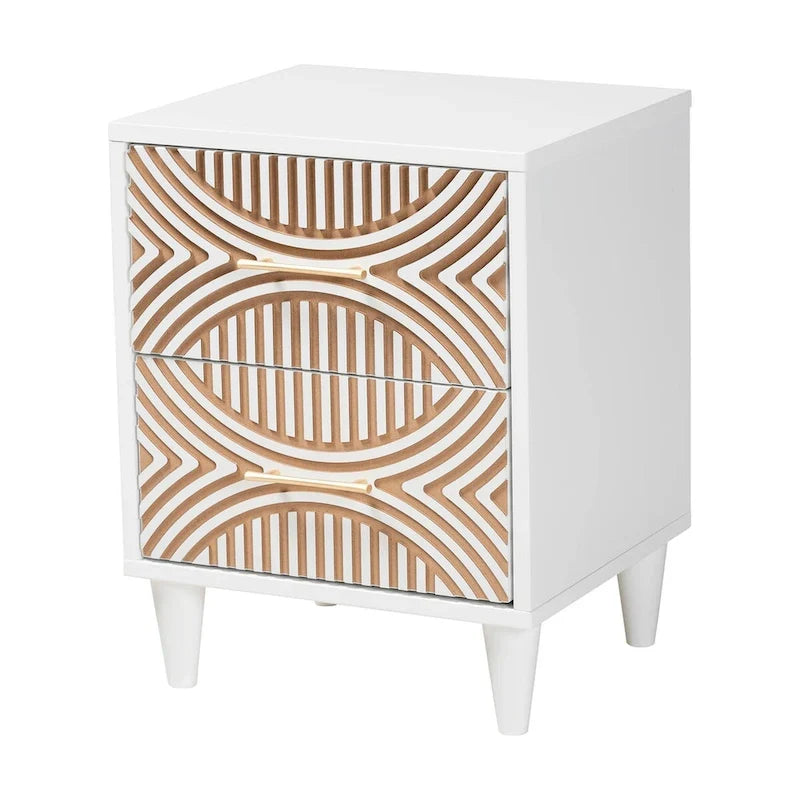 Ensemble de chambre Louetta Coastal White avec détails sculptés et contrastés (3 ou 4 pièces, plusieurs tailles de lit)