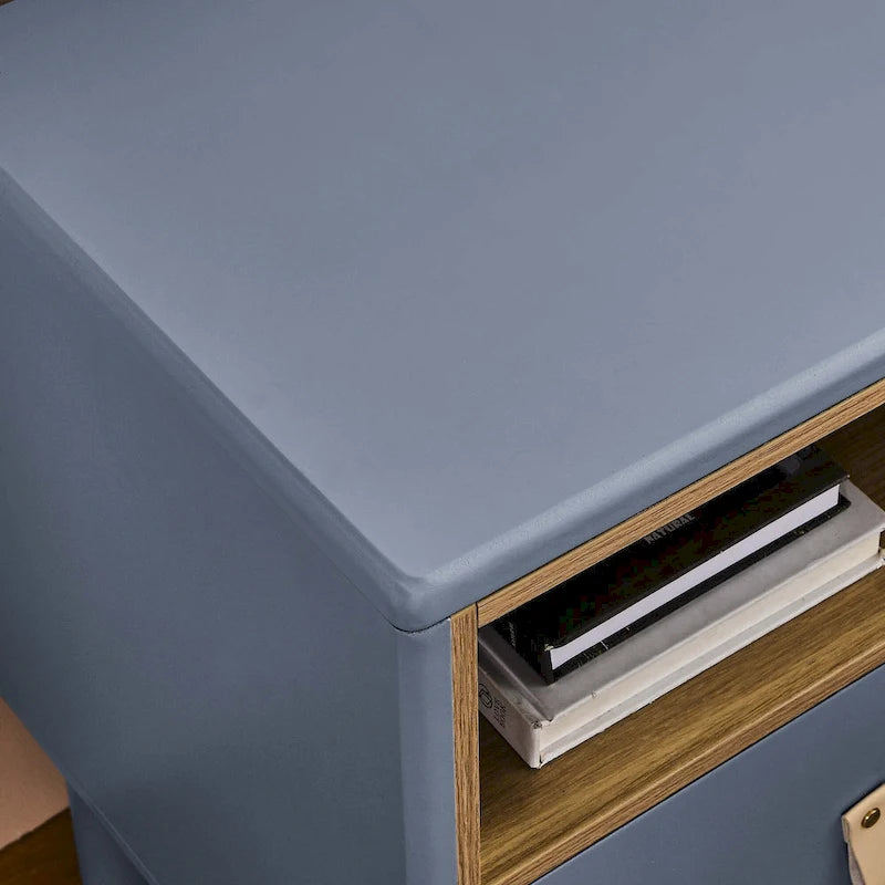 Table de chevet de style moderne avec tiroir