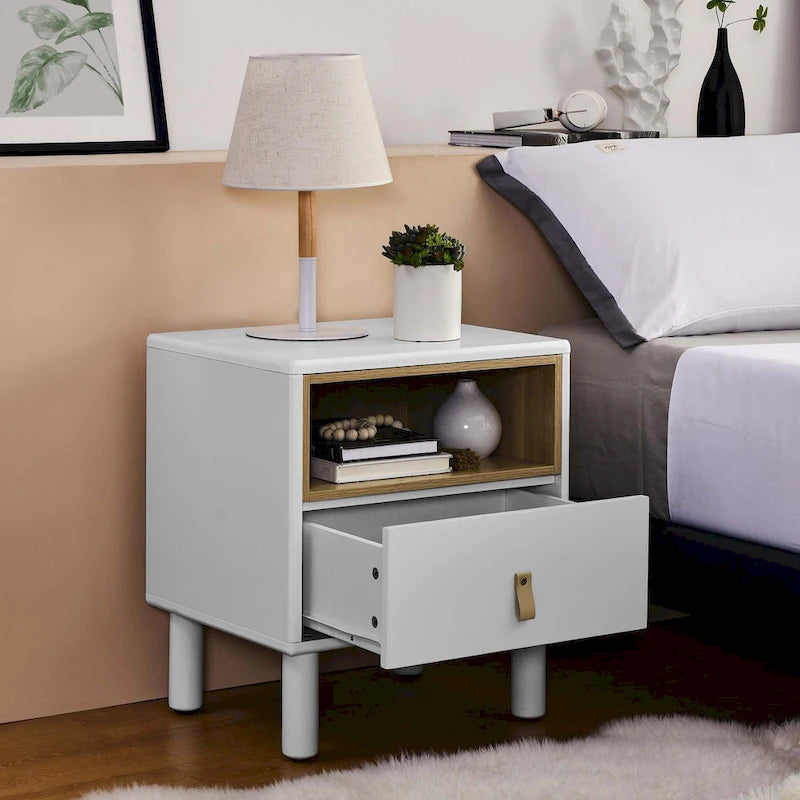 Table de chevet de style moderne avec tiroir
