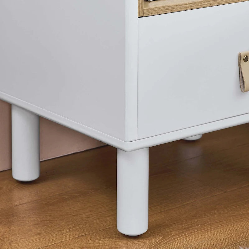 Table de chevet de style moderne avec tiroir