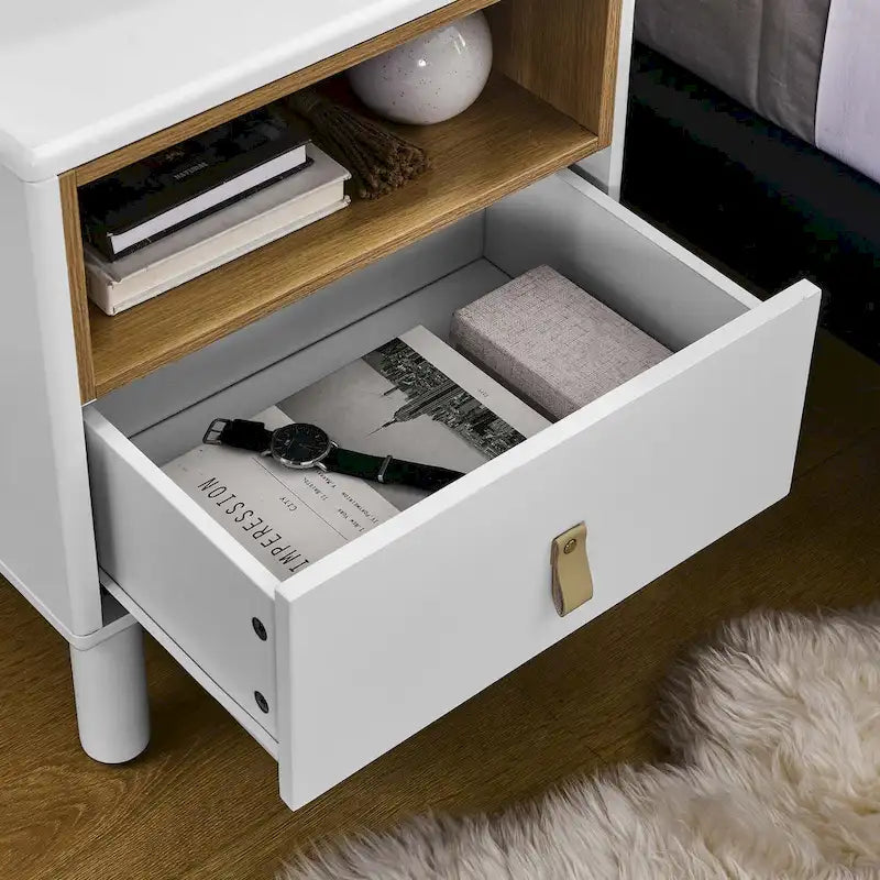 Table de chevet de style moderne avec tiroir
