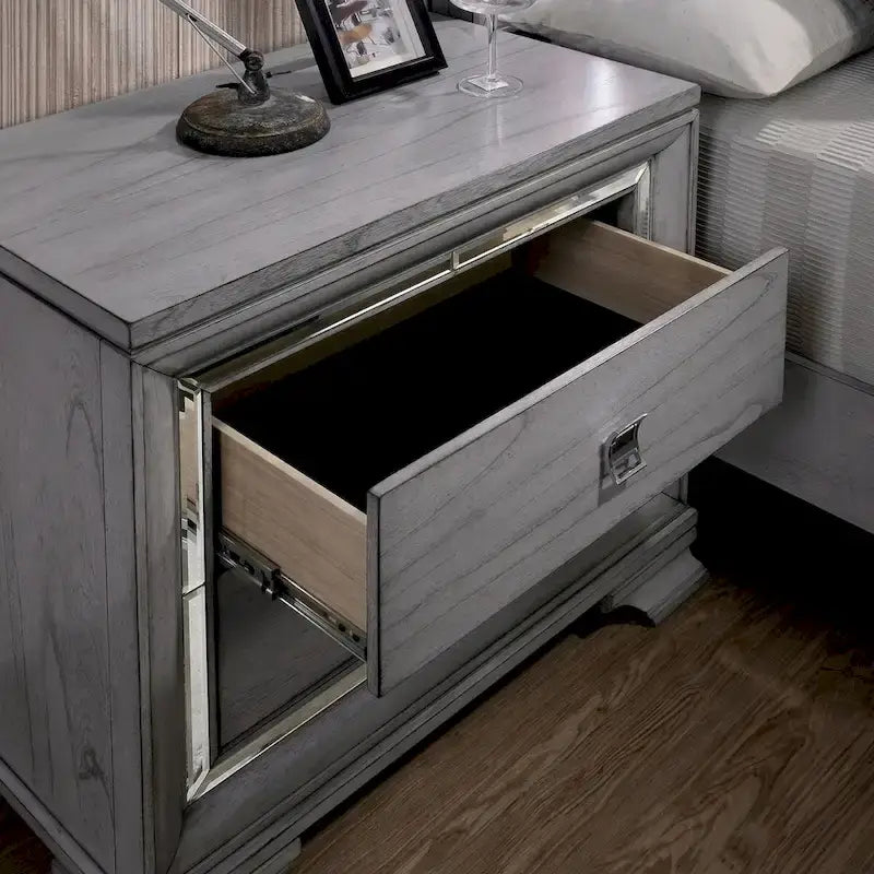 Ensemble lit panneau et table de chevet contemporains 2 pièces Taia gris avec LED Furniture of America