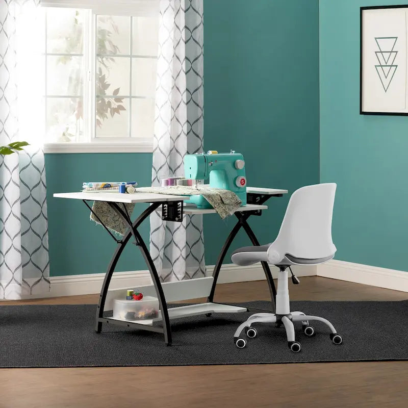 Table d'artisanat, de couture et de bureau Sew Ready Comet Plus avec plateau en MDF et cadre en métal noir