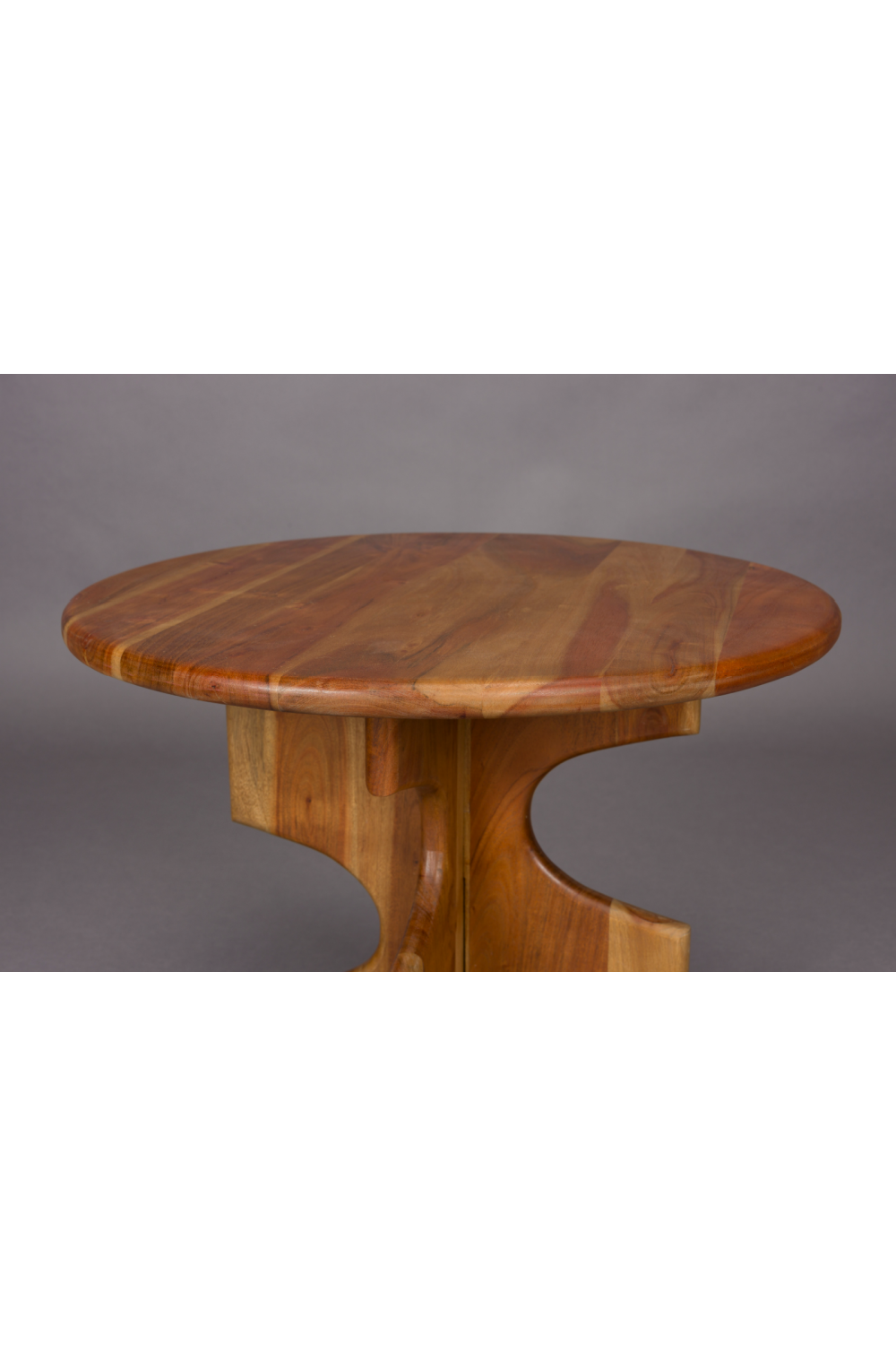 Table d'appoint en bois à base crantée
