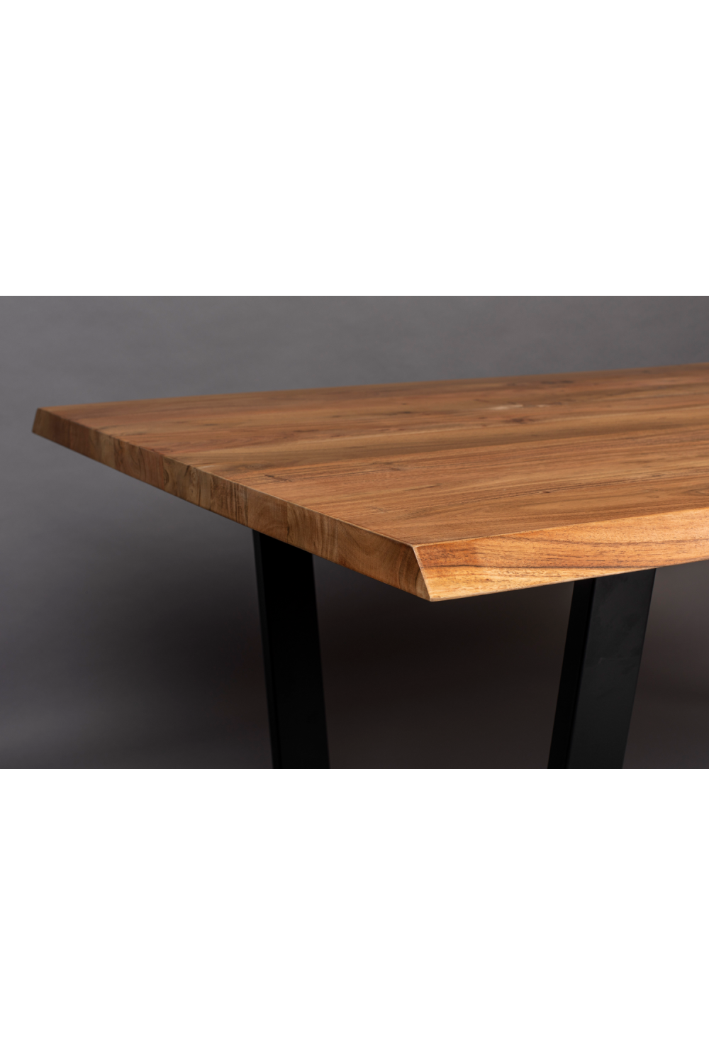 Table à manger en acacia massif