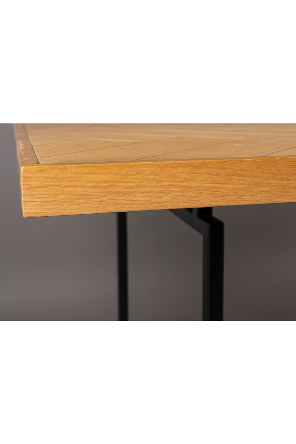 Table de salle à manger à chevrons en bois