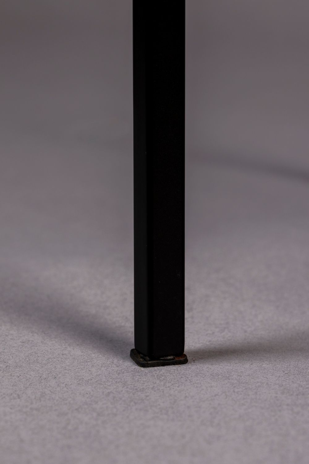 Table d'appoint en verre moulé