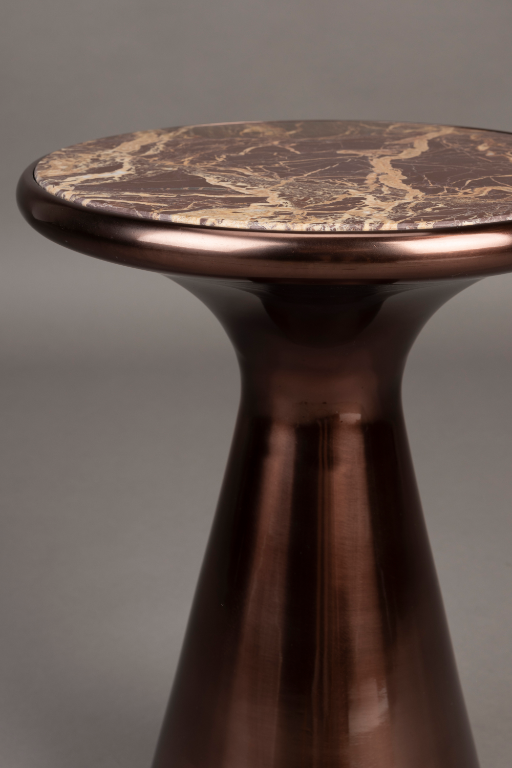 Table d'appoint en marbre brun