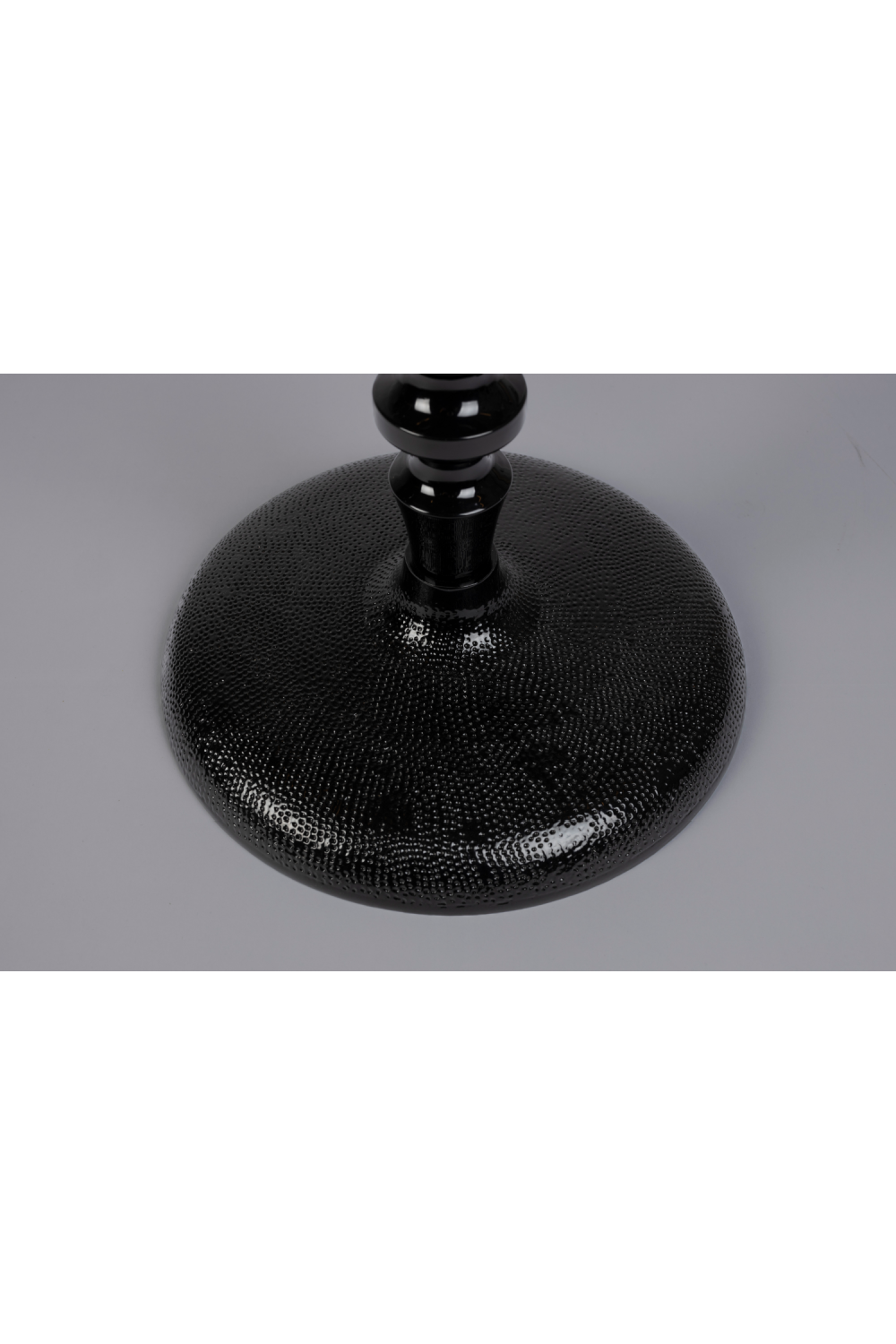 Table d'appoint sur pied noire