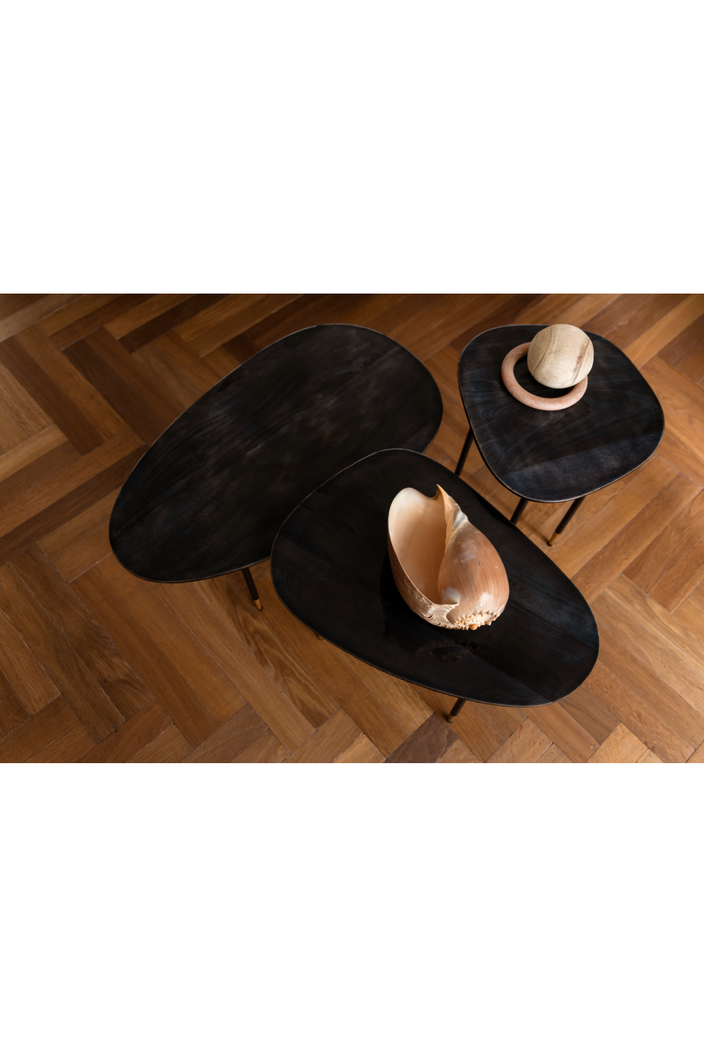 Tables d'appoint en fer noir (3)