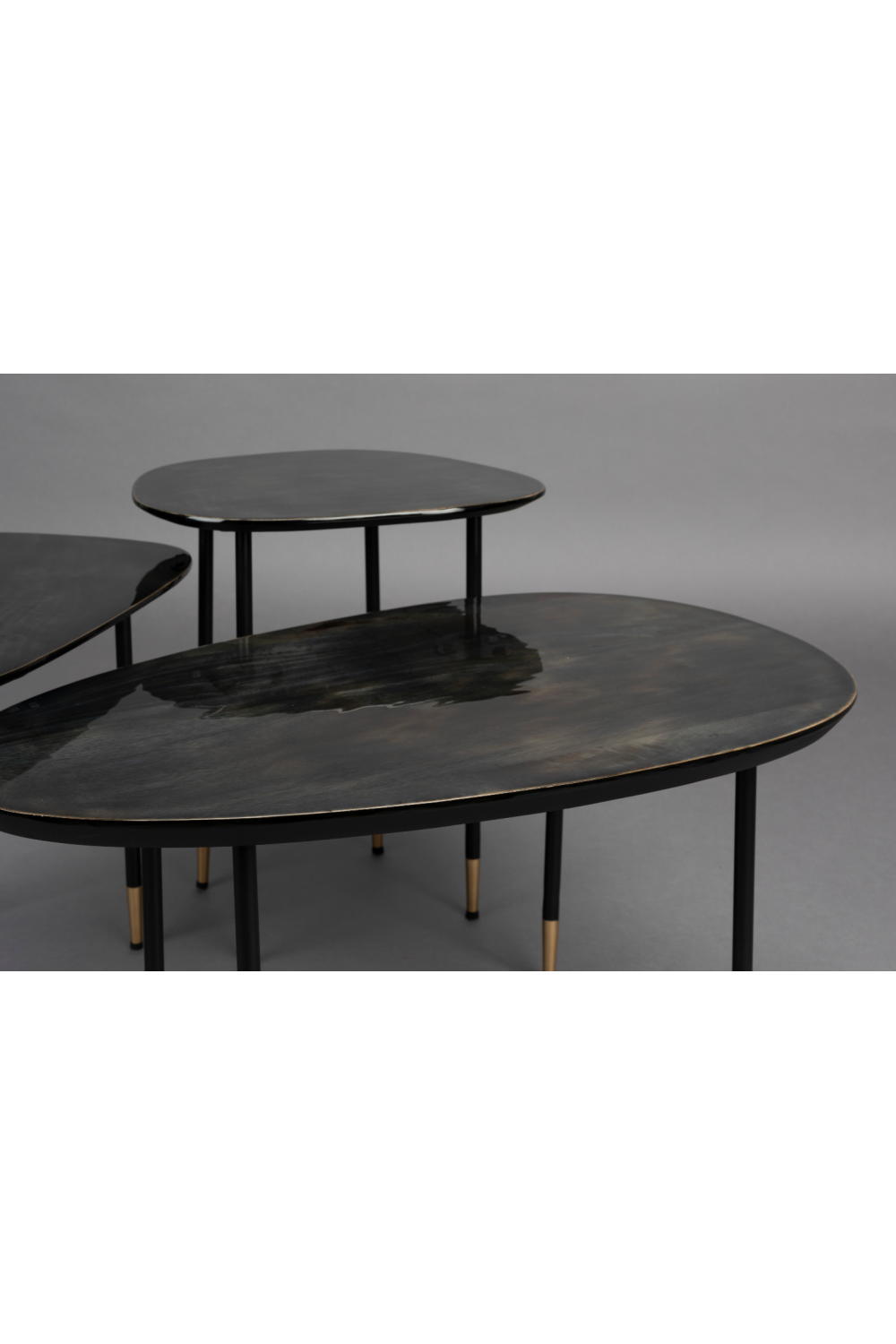 Tables d'appoint en fer noir (3)