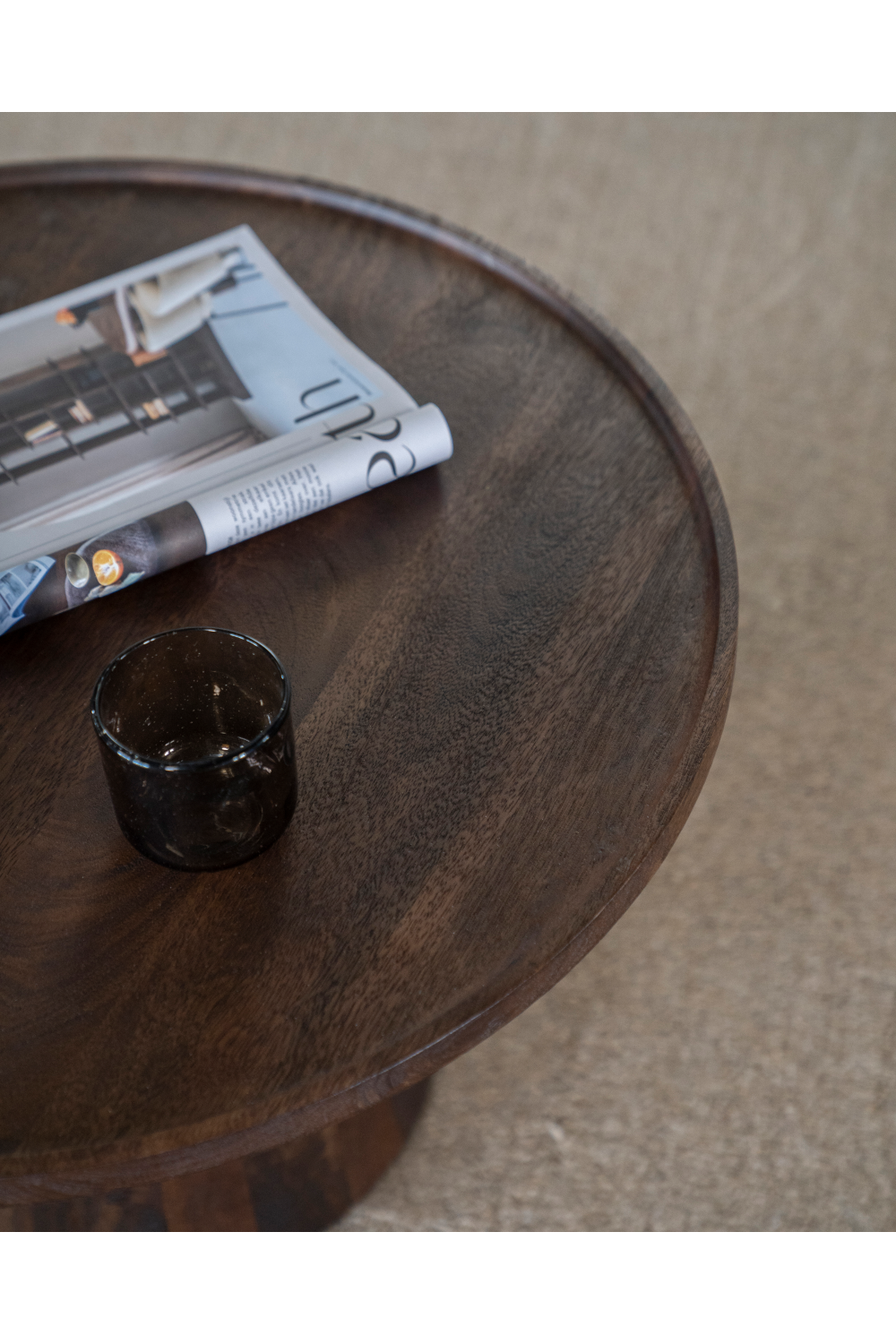 Table basse piédestal en bois