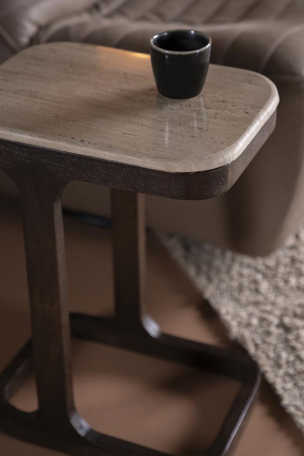 Table d'appoint en travertin