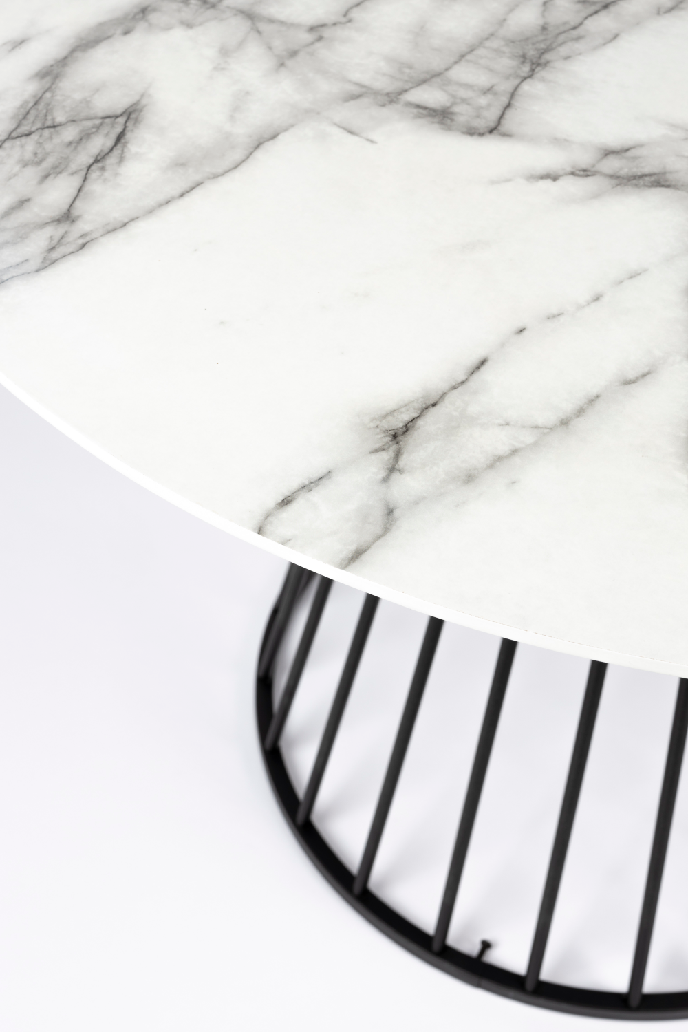 Table piédestal en marbre blanc