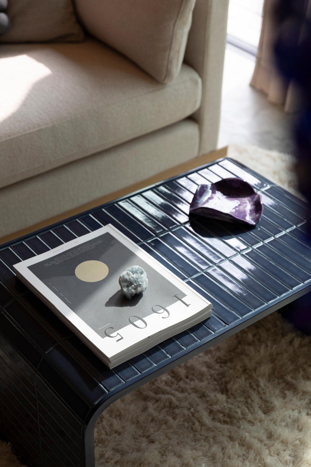 Table basse en carreaux laqués