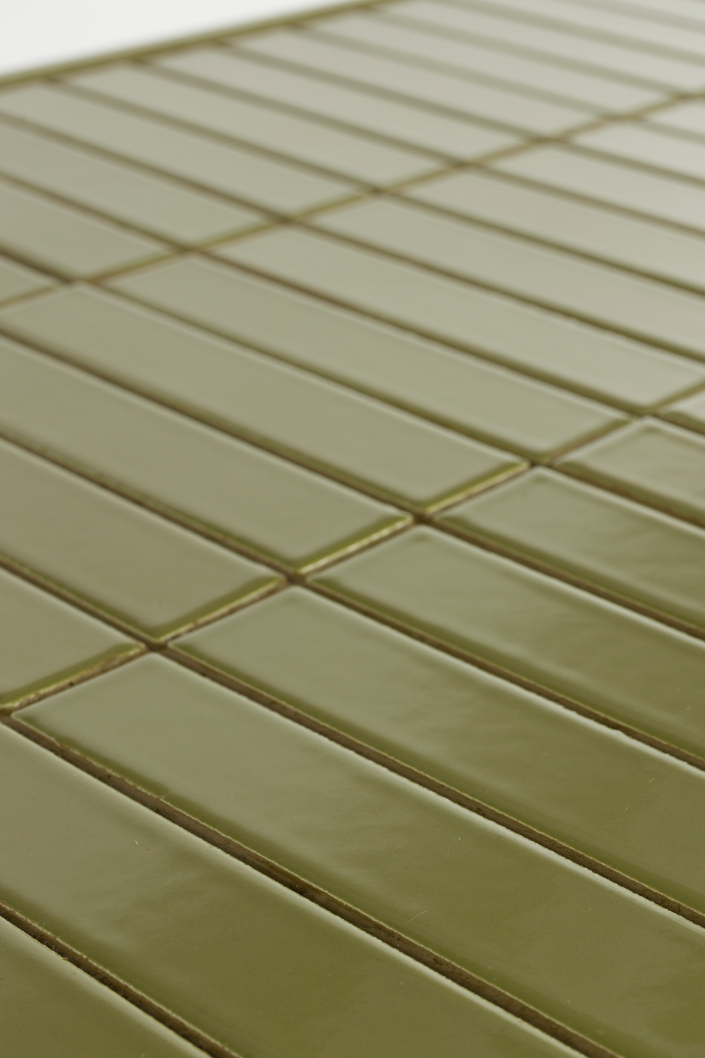 Table basse en carreaux laqués