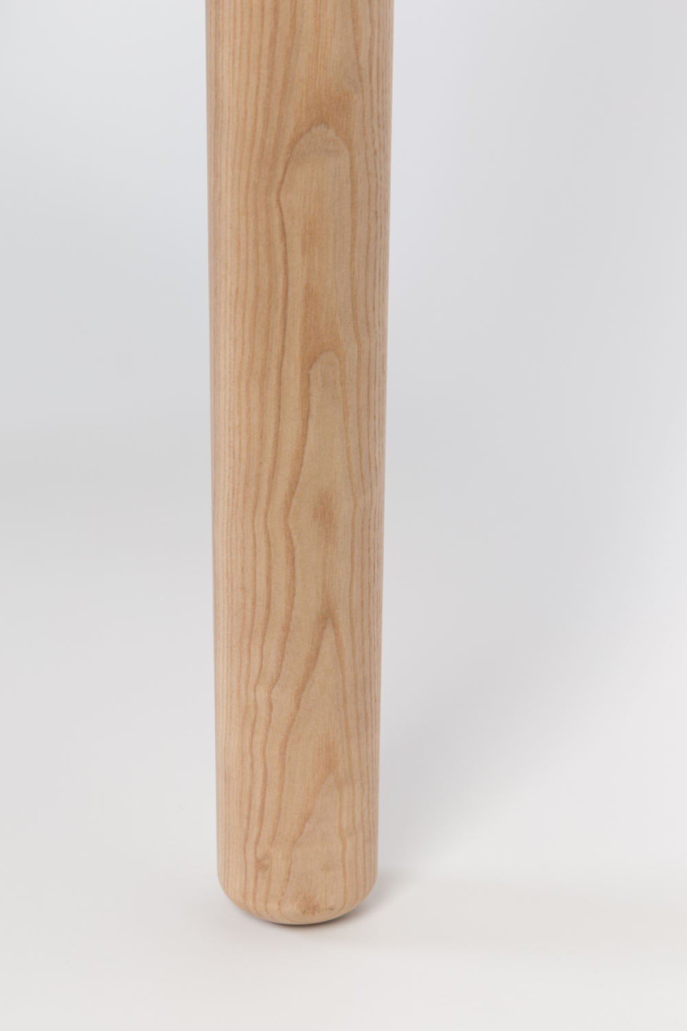 Table à manger en bois laqué (G)