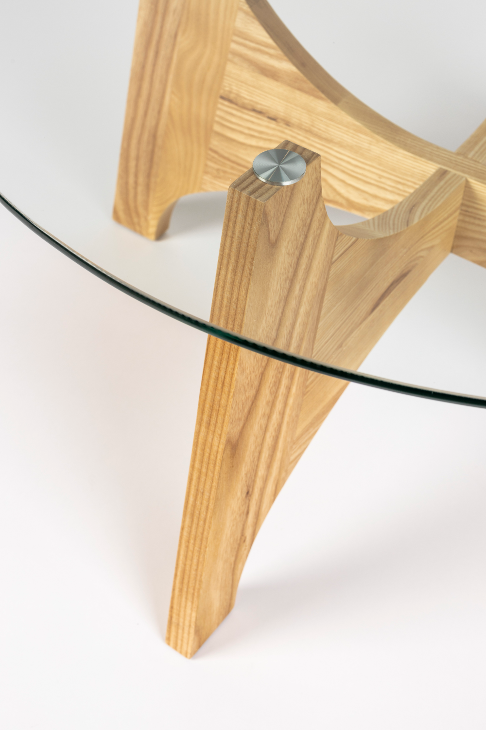 Table basse moderne en frêne